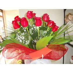 Ramo de rosas rojas